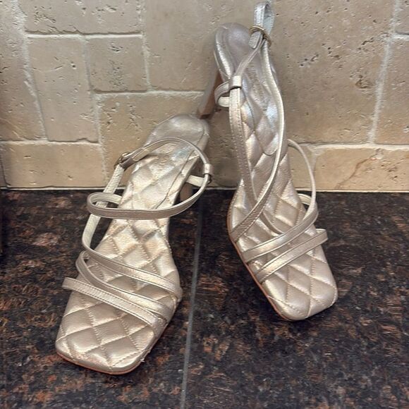 Bruno Magli Gold Strappy Sandals NWT size 7 - Picture 4 of 10